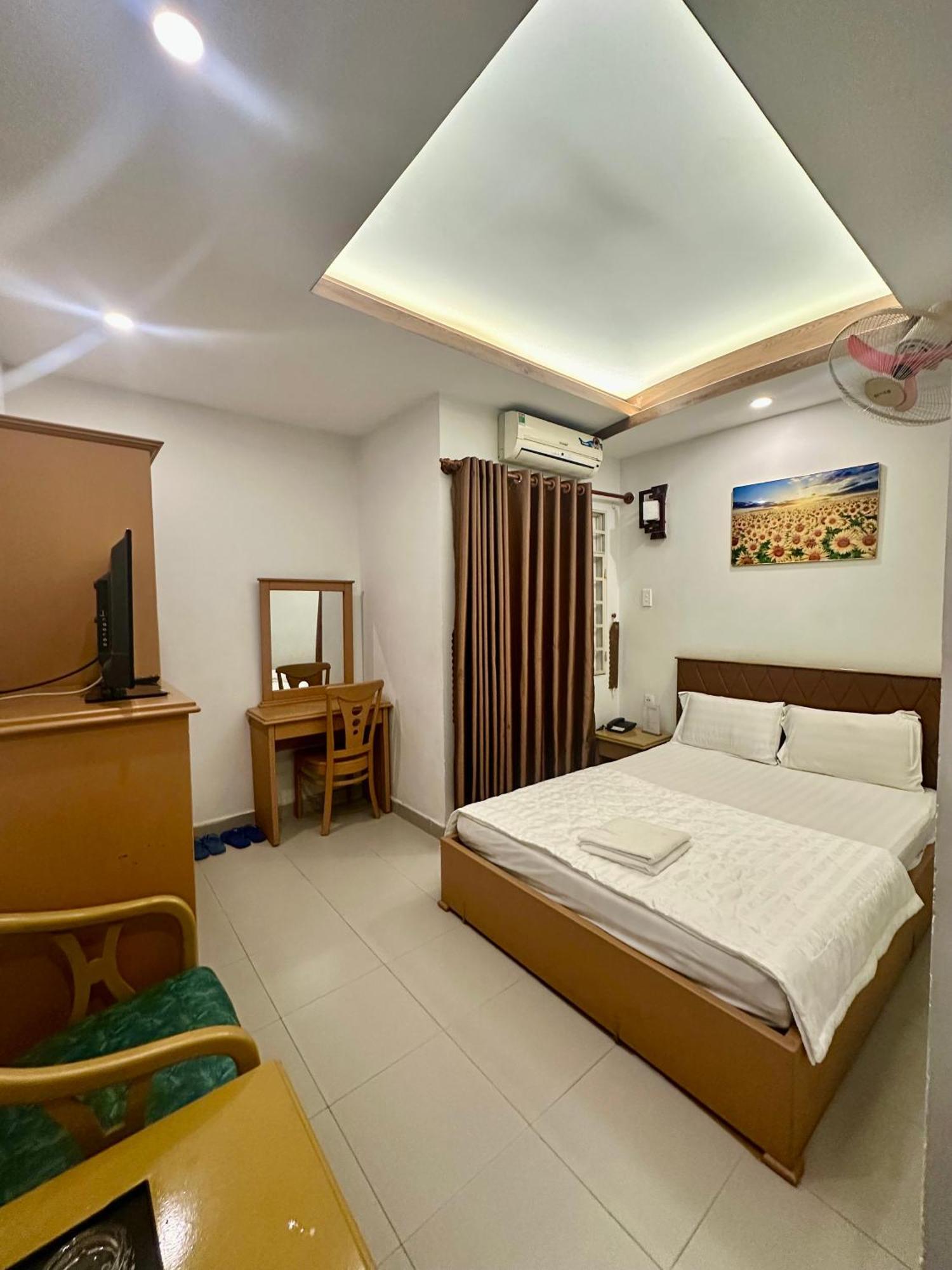 Ngoc Hoa Mai Hotel Ho Chi Minh City Exterior photo