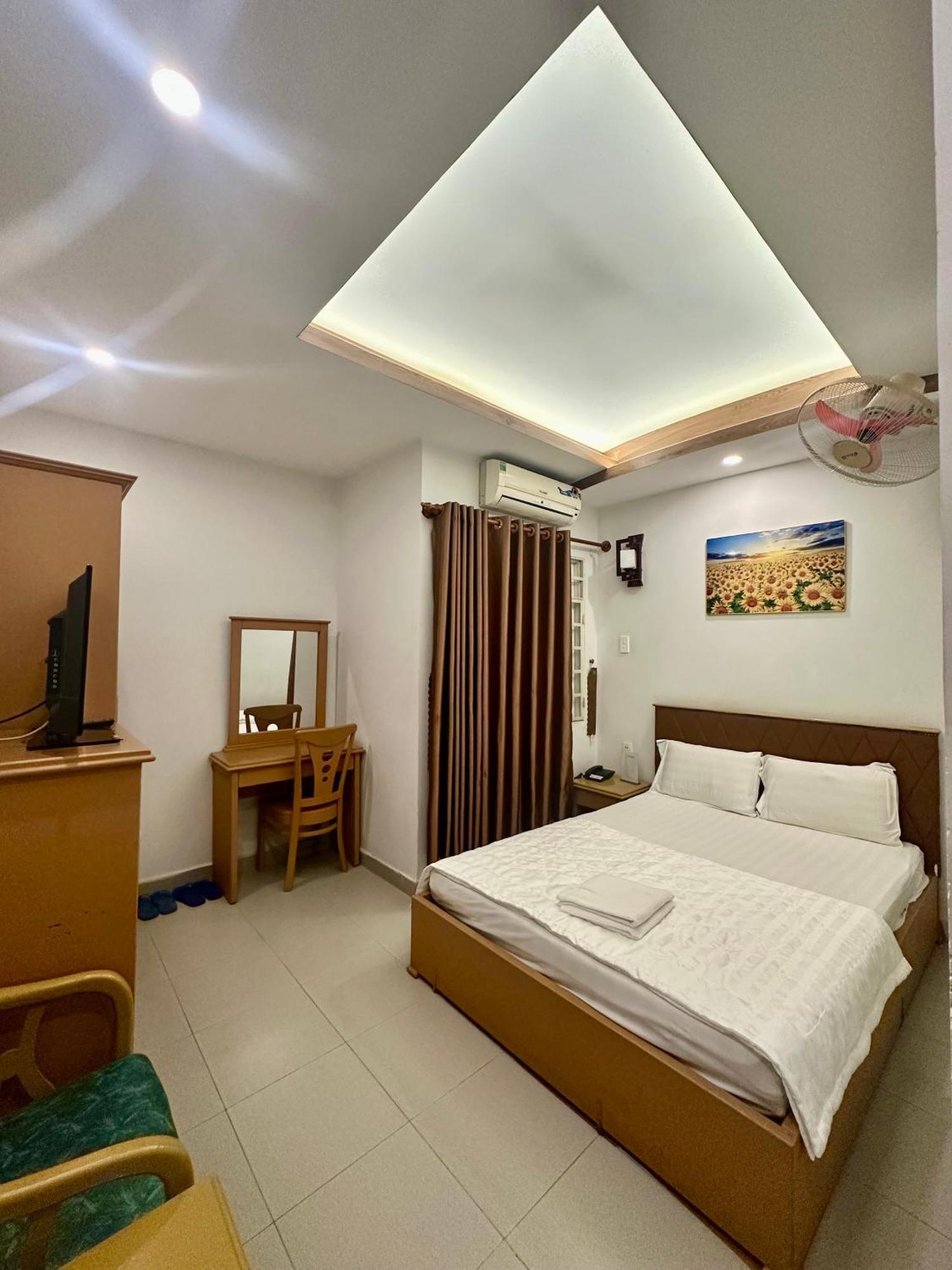 Ngoc Hoa Mai Hotel Ho Chi Minh City Exterior photo